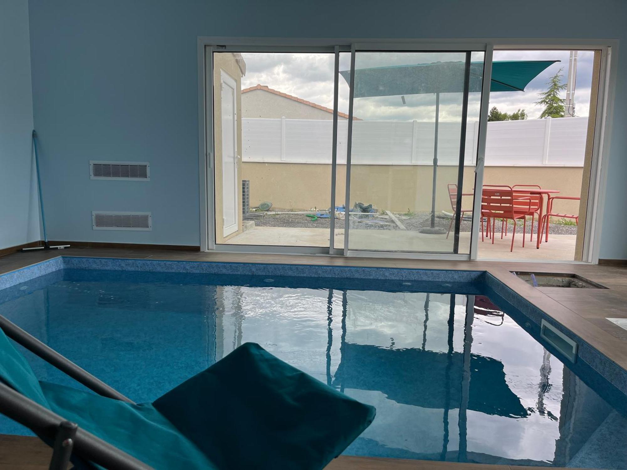 Maison Avec Piscine Interieure Privee, Buses De Spa, Jardin Clos Et Parking *